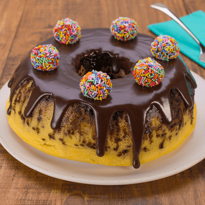 Bolo de Cenoura Colorido