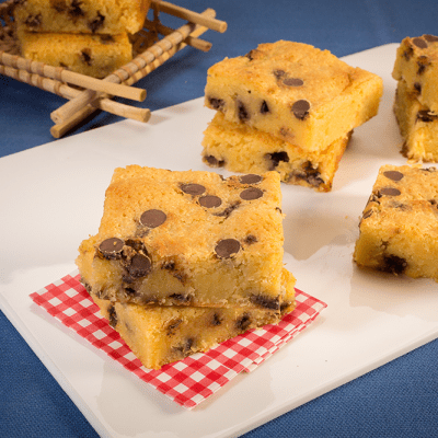 Brownie de Milho com Gotas de Chocolate