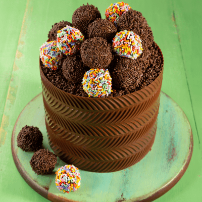 Bolo Mousse Trufado de Maracujá