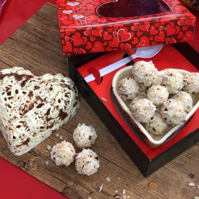 Coração Rendado Recheado com Trufas