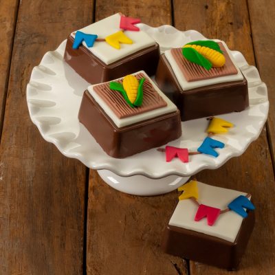 Pão de Mel com Brigadeiro de Fubá