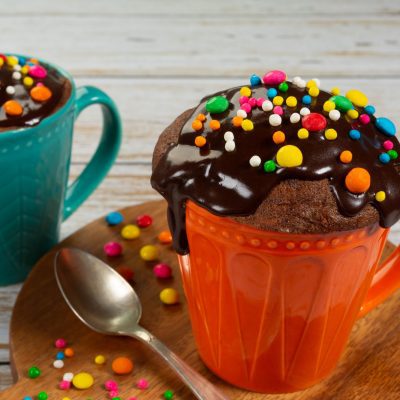 Bolo na Caneca de Chocolate