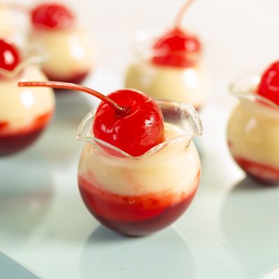 Petit Verre Brigadeiro com Geleia de Morango