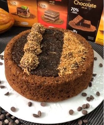 Bolo Cremoso de Coco Queimado