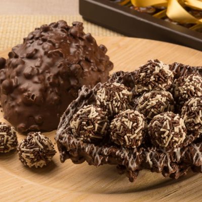 Ovo Trufado de Avelã com Brigadeiro