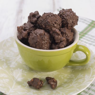 Trufa de Amendoim com Pipoca