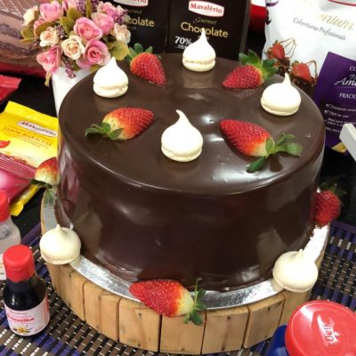 Bolo de Morango com Brigadeiro