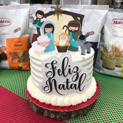 Bolo de Chocolate com Topper de Natal