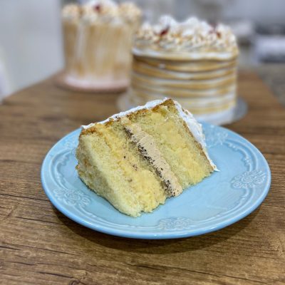 Bolo de Quindim com Doce de Leite