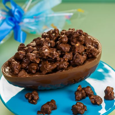 Ovo Trufado com Pipocas de Chocolate